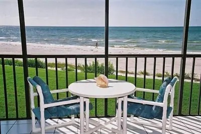 Image de Direct Beach Front -20 pieds à la plage- Sundial Resort plus grand 1 chambre