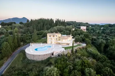 '' Hill House - Corfou ''