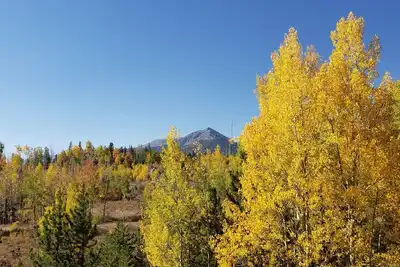Image de Soleil et vues sur Breckenridge et Keystone dans un grand espace (1100 pieds carrés)!