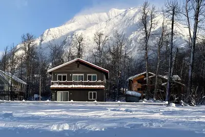 Image de Propriété et construction neuves! Vues sur la montagne et quartier calme