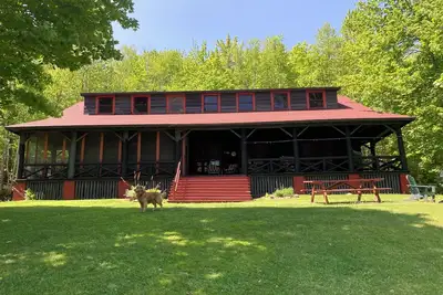 Image de Classic Lakefront Adirondack Lodge