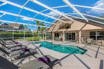 Image de Superbe villa dans une communauté de golf fermée