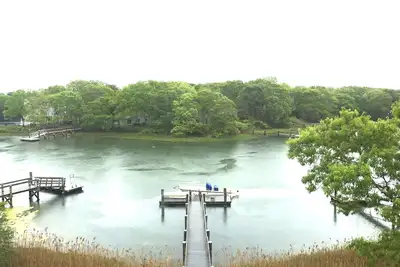 Image de Waterfront W / Deep Water Dock 4 Br 3 salles de bain complètes et 2 demi-bains