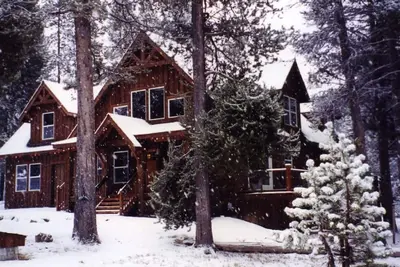 Image de 300 pieds de façade sur la rivière - sur la rivière Fall. Détendez-vous et reconnectez-vous avec la nature!