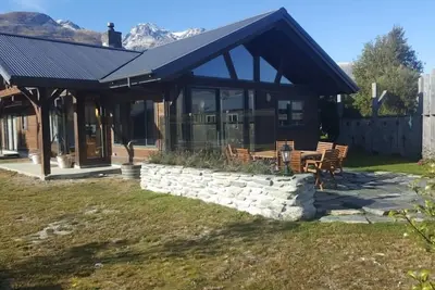 Image de GlenOrchy Maison. 360 & # Xb0; Montagnes, au bord du lac et de la rivière.
