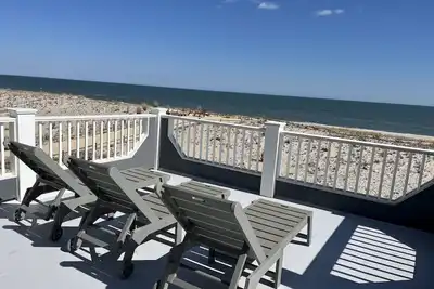 Image de Lbi Oceanfront. Magnifique! Vues à gogo. Dînez avec vue sur les dunes.