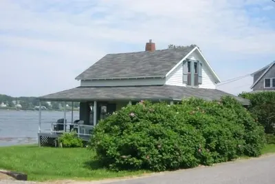 Authentique chalet du Maine avec façade directe sur l'eau