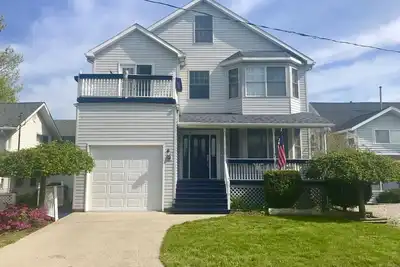 Image de Grande maison du lac - à quelques pas de la plage dans une communauté privée