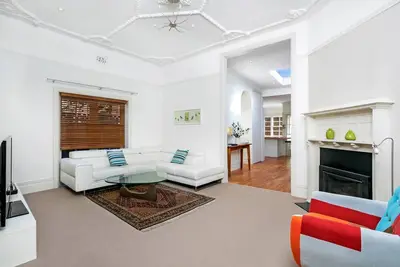Image de Fab05 - Charmante maison 3br feuillue, à pied de la plage de Manly