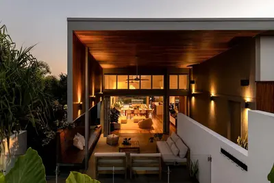 Image de Beach House architectural léger et de luxe à Noosa