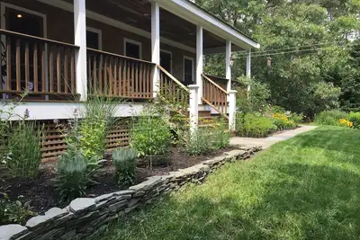 Image de Porche du fermier, cadre calme, beau jardin, option de climatisation centrale