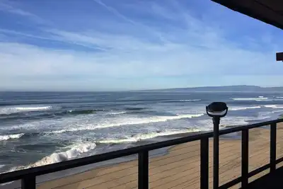 Image de 4000+ pieds carrés Beach Front Maison de vacances - Santa Cruz