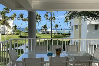 Image de Caribbean Beachfront Condo + Maid Service