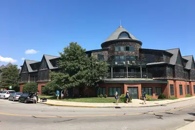 Image de 2 Br 2 Bath unité spacieuse @ Long Wharf Resort, WiFi gratuit, piscine, à proximité du port!