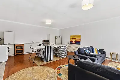 Image de The Outhouse - Confortable et propre