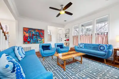 Image de Luxe Spa Guesthouse - À pied du centre-ville!