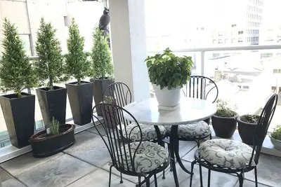 Image de Condo lumineux et spacieux au coeur du centre-ville de Victoria