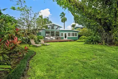 Image de Lokelani-une belle maison 3br / 3ba à 2 pâtés de maisons de la plage à Hanalei avec Ac