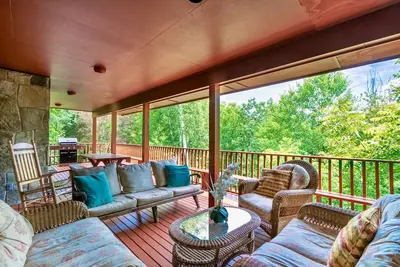 Image de Grande maison! 11 couchages, piscine, tennis, intimité, vues, chiens bienvenus, Manchester Vt