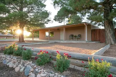 Image de Vues du parc national de Zion, \"Virgin Villa\"