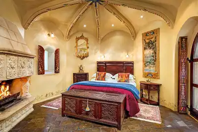 Image de Castle Keep- Romantic Escape pour 2 avec feu de bois ouvert.