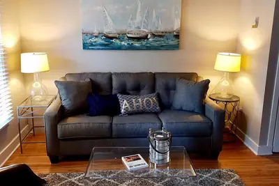 Image de Quartier historique \"Crab Cakes and Football\"