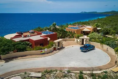 Image de Villa La Brisa, face à l'océan, piscine, famille, grand jardin!