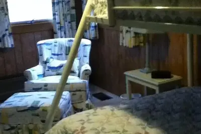 Image de Cottage au bord du lac, à 2 miles des plages du sud du Ri