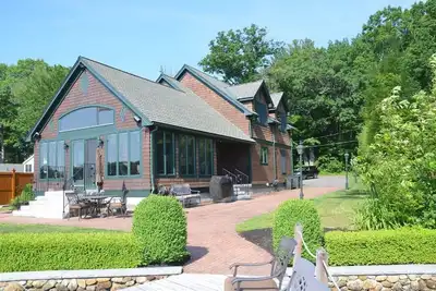 Image de Escape to Birch Haven! Winnipesaukee maison de luxe avec grand quai, radeau de nage et Sup