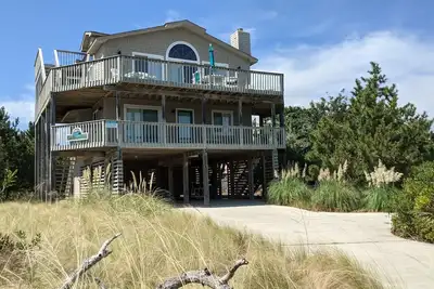 Image de «Byrd Sanctuary» Oceanside Home, Ocean and Sound Views