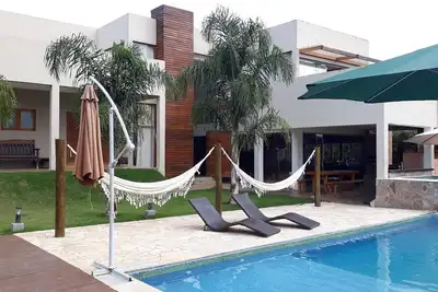 Image de Maison moderne et équipée dans une communauté fermée