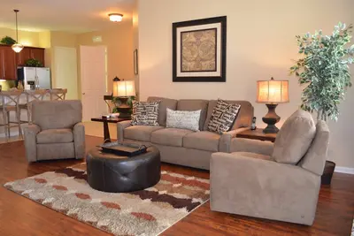 Image de Magnifique Penthouse! Près de Convention Center, Universal, SeaWorld et Disney.