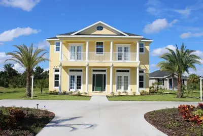 Image de Gator Mansion - Brand New 6 chambres, 5 salles de bains à côté du lac