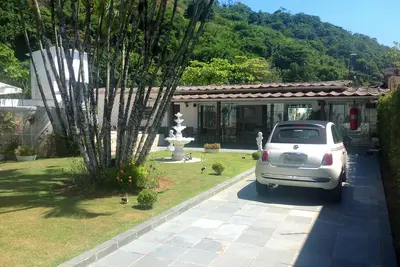 Image de Maison avec piscine, espace gastronomique, sauna et jardin romantique