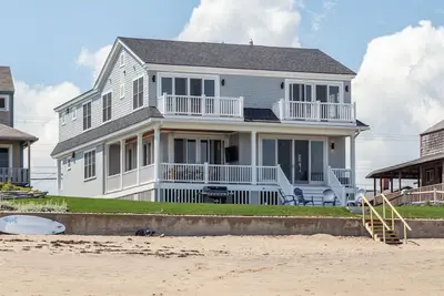 Image de Ocean Front, Private Moody Beach, New Construction **** Now Booking ****