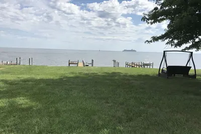 Image de Maison au bord de l'eau à Annapolis Md avec jetée privée