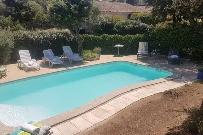 Image de Maisonnette gîte 4 personnes à Eygalières au pied du parc naturel des Alpilles