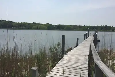 Image de 4b, Bourne Cove Waterfront Accueil avec ponton privé