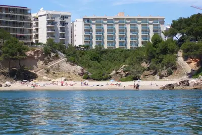 ample appart. 100m au bord de la plage, , jardin privé, vu au mer