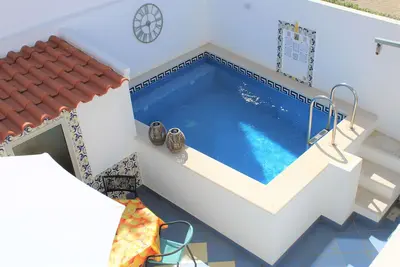 Image de Comfortable maison(internet+ 4x arconditioné) avec piscine privé(chauffée), 2 chambres