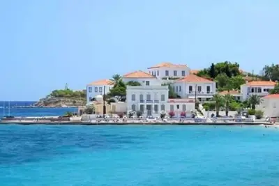 Image de Ancien Manoir Traditionnel Dans L'ĂŽLE De Spetses, Avec Vue Sur La Mer.