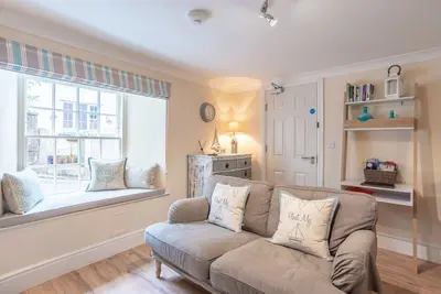 Charmant appartement de 1 chambre au rez-de-chaussée dans le centre de Falmouth avec cour