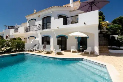 Image de Villa avec piscine privée