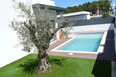 Image de maison Sésimbra/Meco avec Piscine et jardin privés pour 8 pers, proche Lisbonne