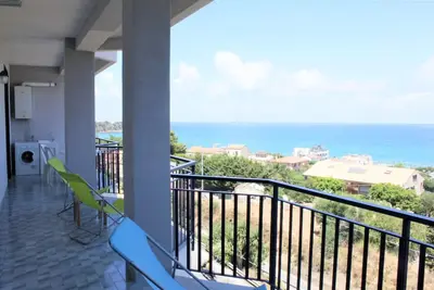 Appartement-1 Avec 2 Chambres-Proche Mer-Parking PRIVÉ-Vue Panoramique