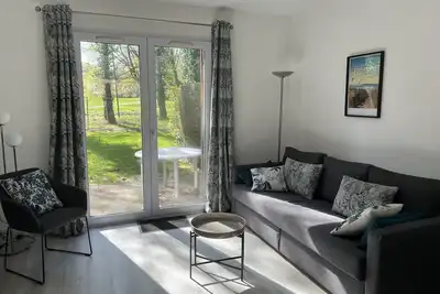 Image de Maison avec piscine chauffée, sur le golf de Saint Laurent, plages à 7 kms
