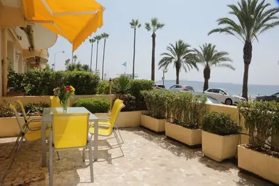 Image de Sea view, Beach-Front Cannes Apart, Central, 2 Bed/2 Bath, A/C, Parking, Wifi