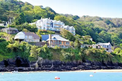 Image de Appartement avec vue sur la mer de South Sands Beach, Salcombe avec parking pour 2 voitures.
