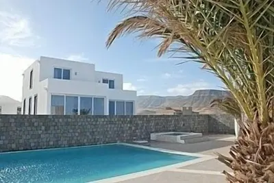 Image de Villas flambants neuves, en première ligne de plage
