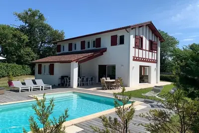 Image de Grande Maison Basque Contemporaine - Piscine Et Jardin - Jusqu'A 14 Per